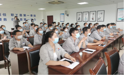 化學工程學院成功舉辦“企業(yè)新型學徒制”培訓開班儀式，深化產(chǎn)教融合新篇章